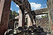 Preah Khan temple - the hall of dancers.